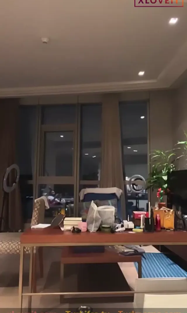 Serpil Cansız ifşa Pembe bornuzlu danslı yayın videosu — Serpil Cansız — Canlı Yayınlar · sahne 2