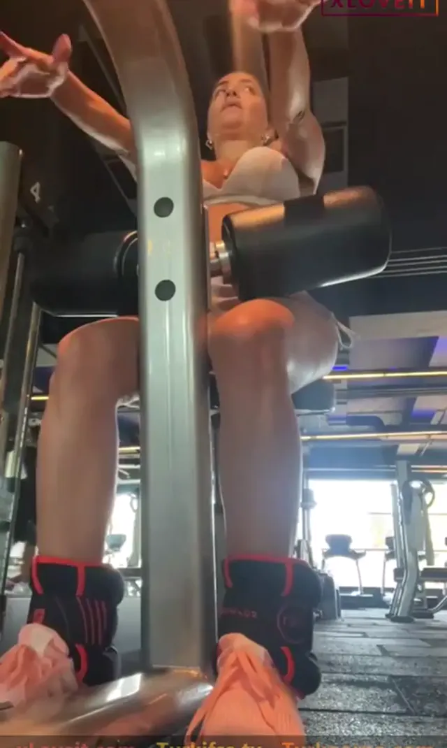 Serpil Cansız ifşa Spor Salonundan canlı yayın yaptı — Serpil Cansız — Canlı Yayınlar · sahne 2