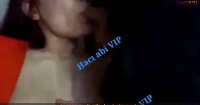 Sevişme Porno Sinsirella sakso çekip memelerini yalattı — Sevişme — Amatör Porno · sahne 2