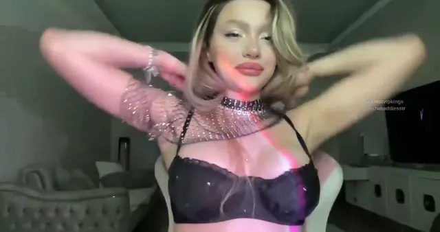 Stripchat Türk ifşa – Petite nude videosu Vol 2 — Canlı Yayınlar · sahne 1