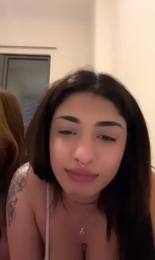Tango Aden ifşa Kız arkadaşıyla 1 saate yakın yayınını seyret — Tango Aden — Canlı Yayınlar · sahne 3
