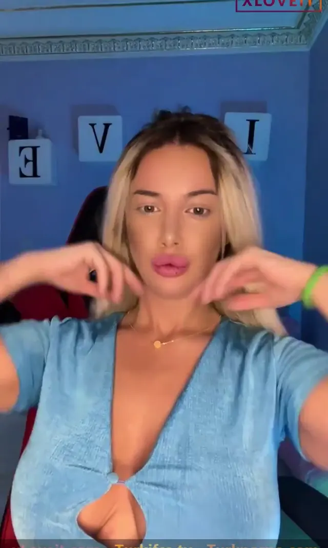 Tango Alev ifşa Büyük göğüslü hatunun yayın videosu — Tango Alev — Canlı Yayınlar · sahne 1