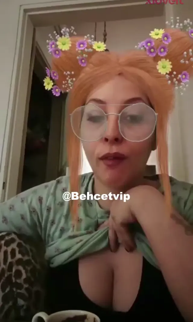 Tango Bahar — Tango Bahar ifşa Yayında izleyenlee meme açtı · sahne 3