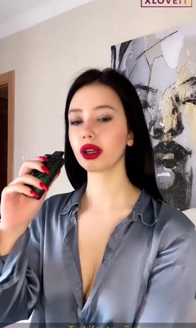 Tango Cansın — Tango Cansın ifşa Gömlekli göğüs dekolteli yayını · sahne 1