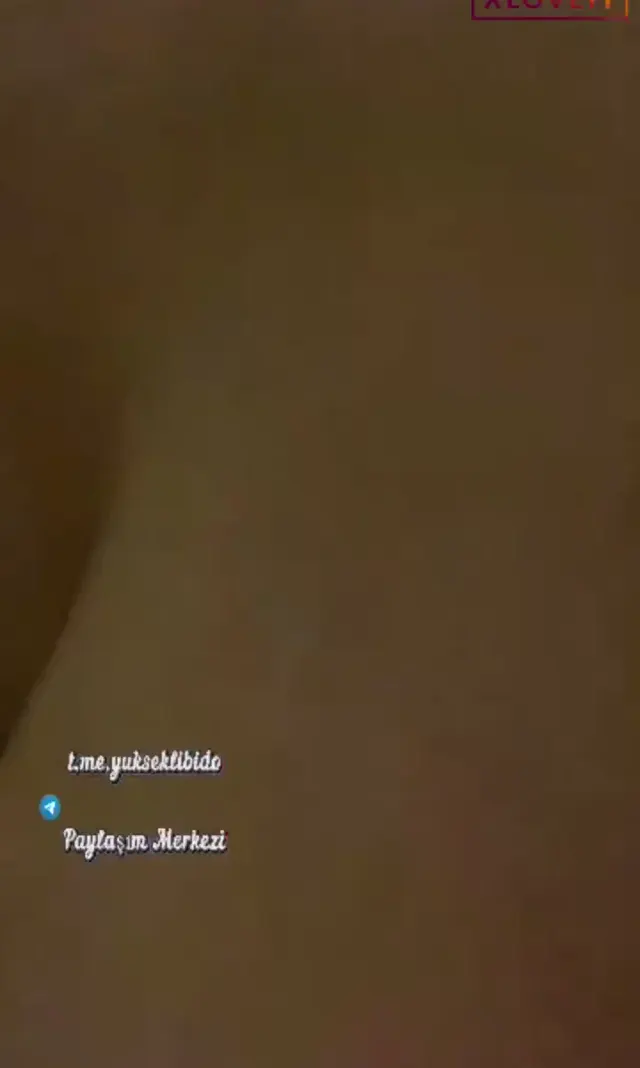Cat — Tango Cat ifşa Güzel amcığını sergiledi · sahne 3