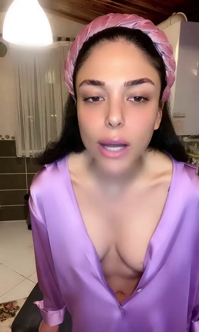 Tango Eco Ecem ifşa Gecelikli makyajsız yayınını seyret — Tango Eco Ecem — Bedava Porno · sahne 1