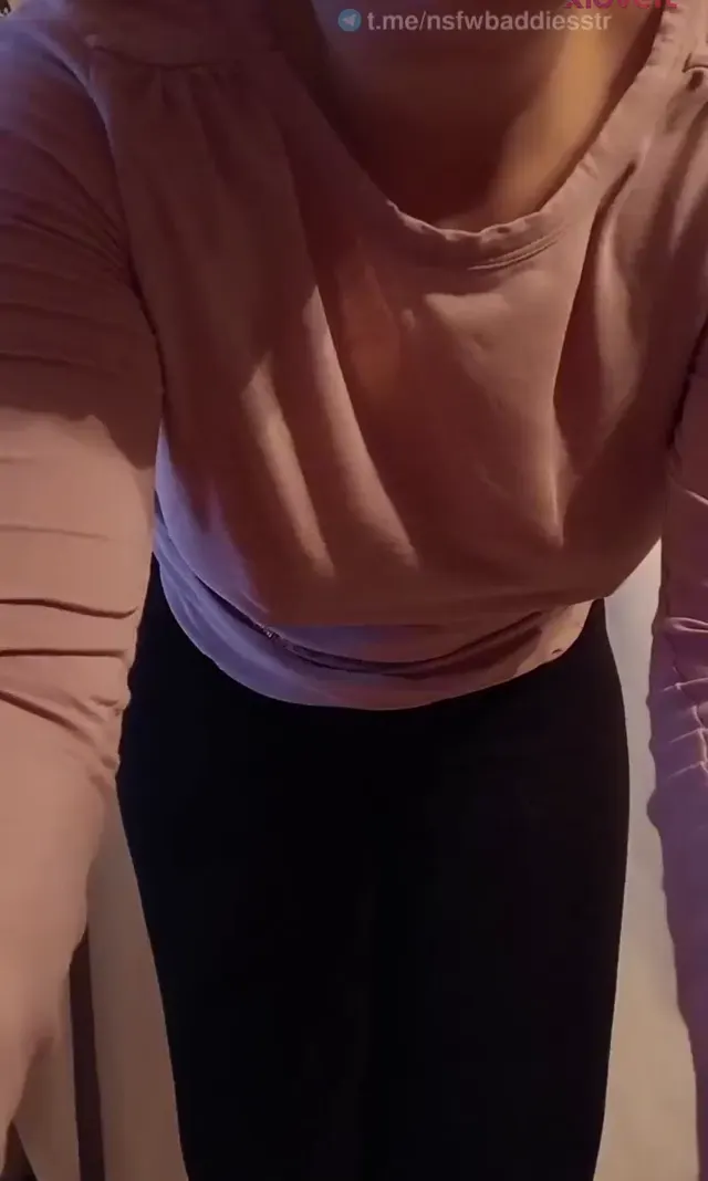 Tango Güzel Kız ifşa Muazzam memeli hatun — Canlı Yayınlar · sahne 3