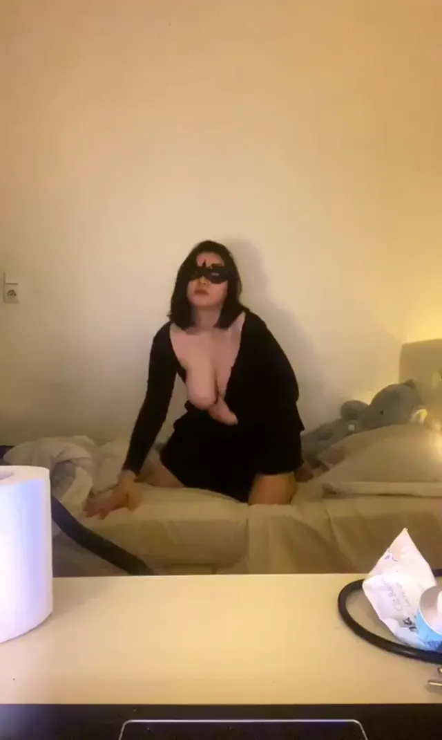 Tango Haribo — Tango Haribo ifşa Seksi hatundan büyük meme show · sahne 2