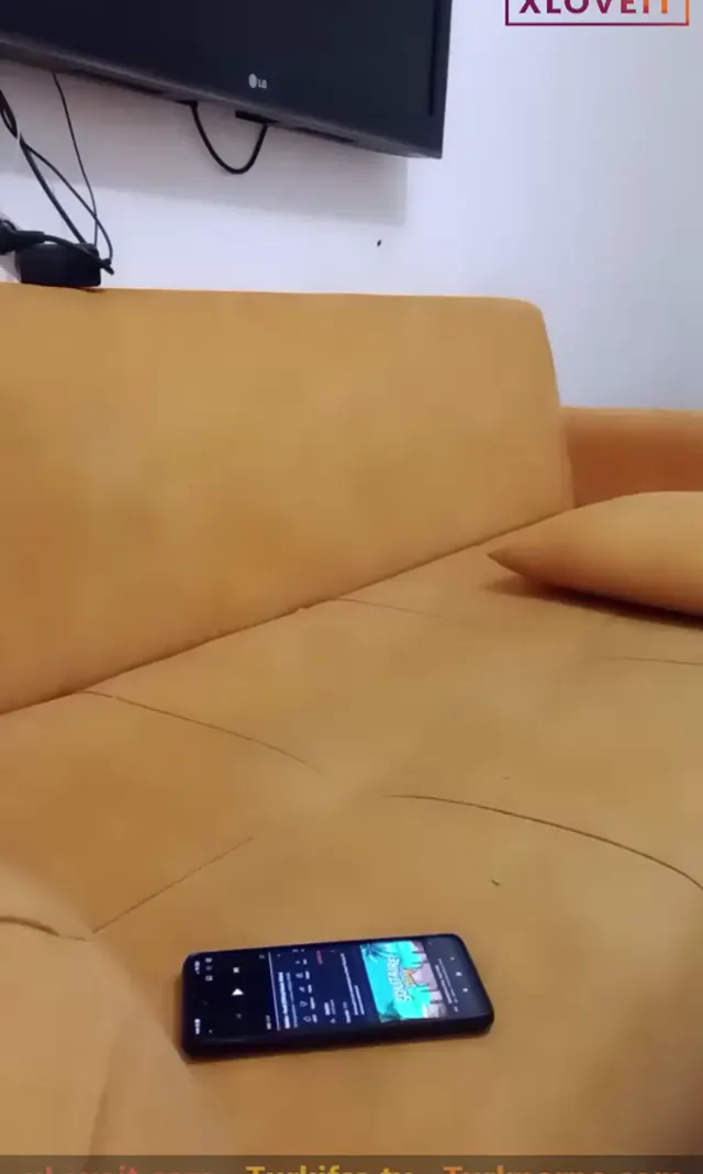 Tango Kızılımsı ifşa Zayıf çıtır kızdan amcık show — Tango Kızılımsı — Canlı Yayınlar · sahne 3