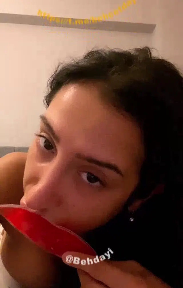 Tango Pabirli ifşa Büyük memelerini gösterdi — Tango Pabirli — Bedava Porno · sahne 2