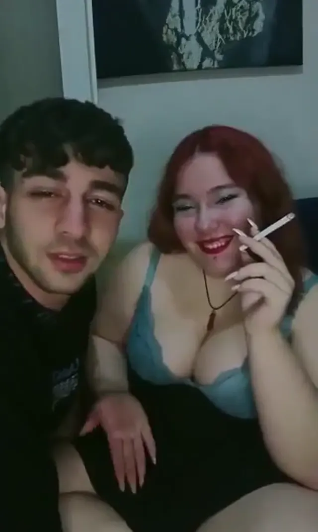 Tango Pisicik ifşa Şişman kızla Keko sevgilisini seyret — Tango Pisicik — Canlı Yayınlar · sahne 3