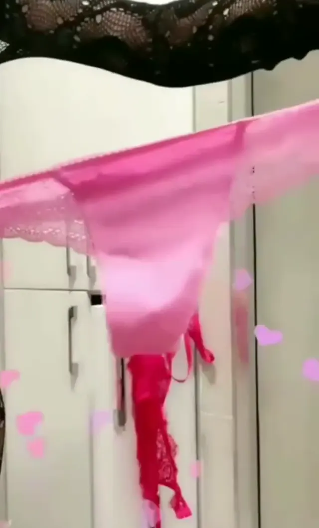 Tango Sena ifşa Harika kalçasıyla yerde domaldı — Tango Sena — Canlı Yayınlar · sahne 2