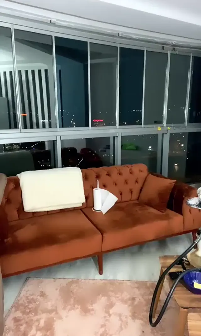 Tango Seziş ifşa Kırmızılar içinde dans etti — Tango Seziş — Canlı Yayınlar · sahne 1