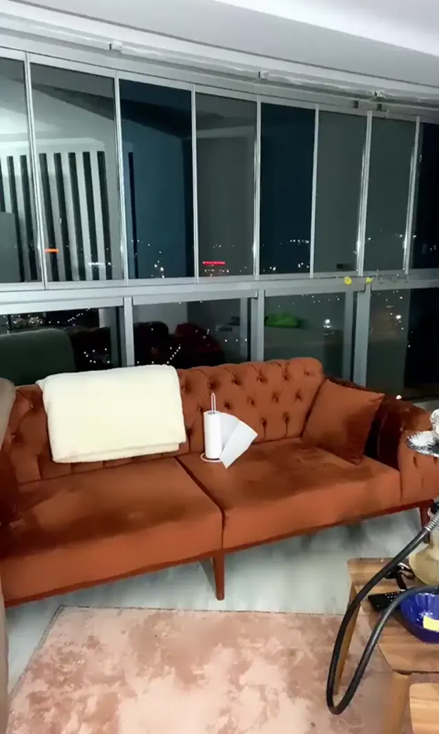 Tango Seziş ifşa Kırmızılar içinde dans etti — Tango Seziş — Canlı Yayınlar · sahne 2