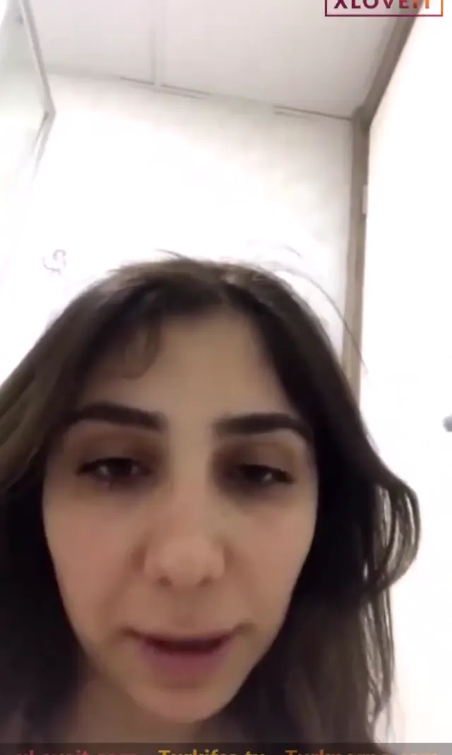 Tango Suzan ifşa Çırılçıplak banyodan yayın yaptı — Tango Suzan — Canlı Yayınlar · sahne 3