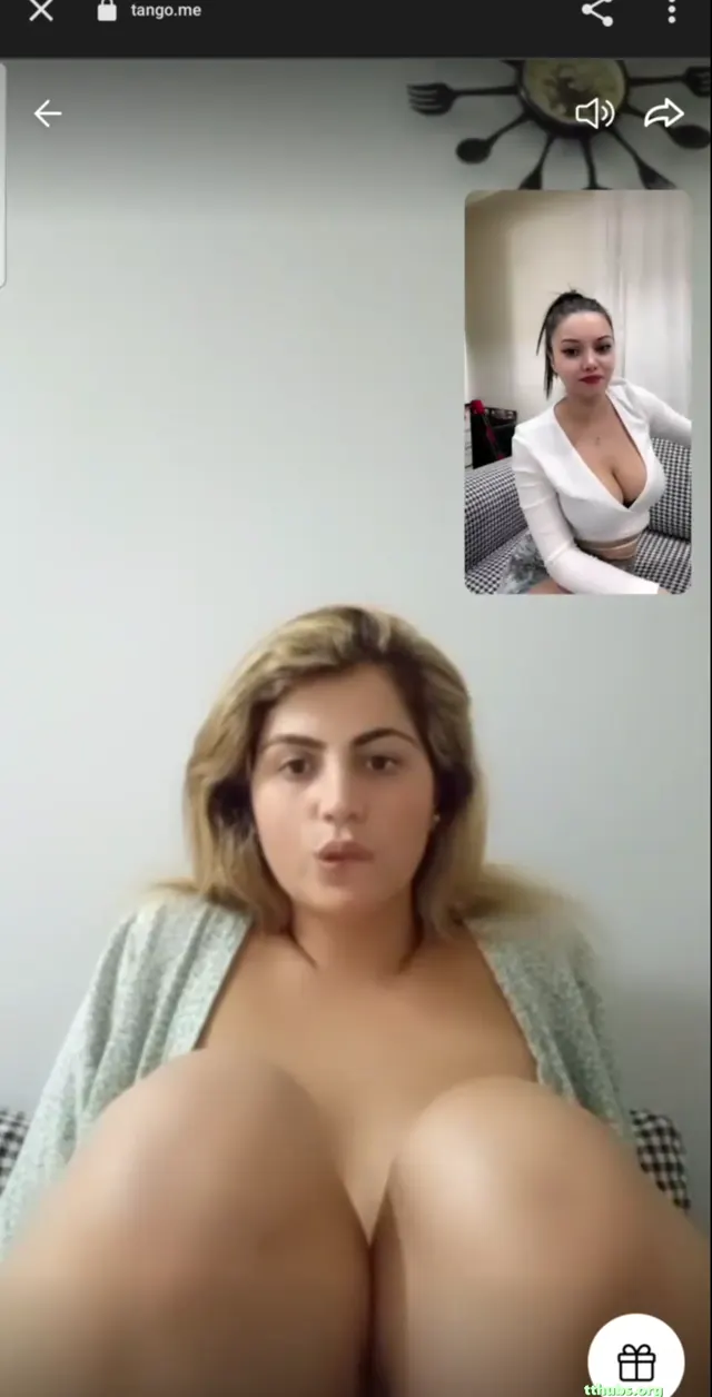 Tango Yaren Memelerini Tokatlıyor Ve Ceza Olarak Göğüslerini Gösteriyor — Tango Yaren — Türk ifşa · sahne 2