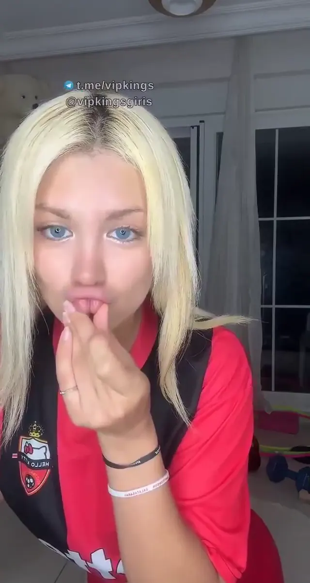 Tiktok Misshoca ifşa Sarışın çıtırdan 1 saatlik yayın — Tiktok Misshoca — Canlı Yayınlar · sahne 1