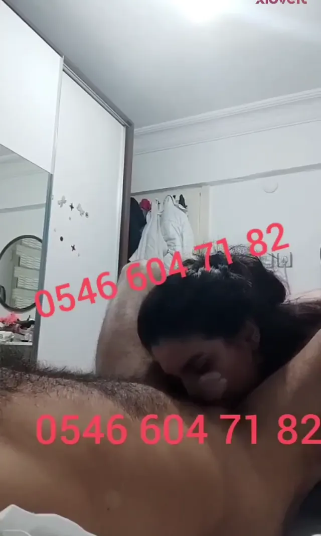 Türbanlı Ayfer Porno Adamın sikini götünü yaladı — Türbanlı Ayfer — Amatör Porno · sahne 1