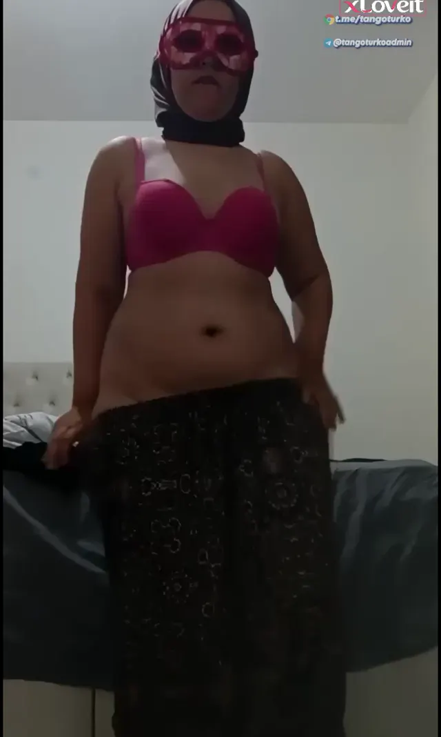 Türbanlı Donat ifşa 4 farklı nude videosu — Türbanlı Donat — Türk ifşa · sahne 2