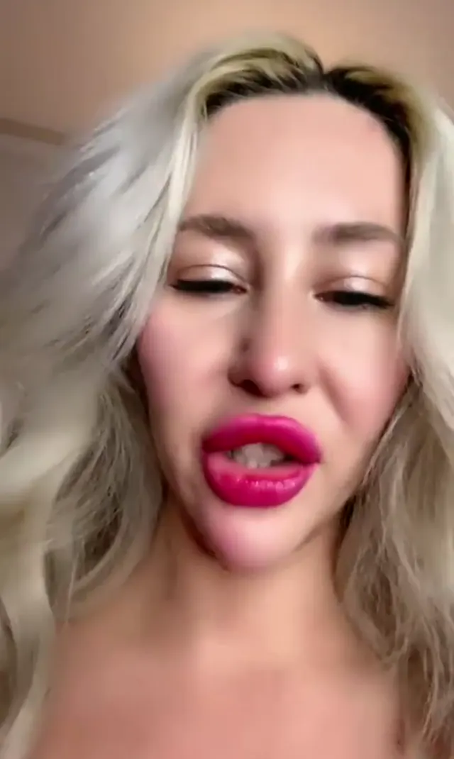 Tango Ulyana ifşa Çok sağlam götü var — Tango Ulyana — Canlı Yayınlar · sahne 2