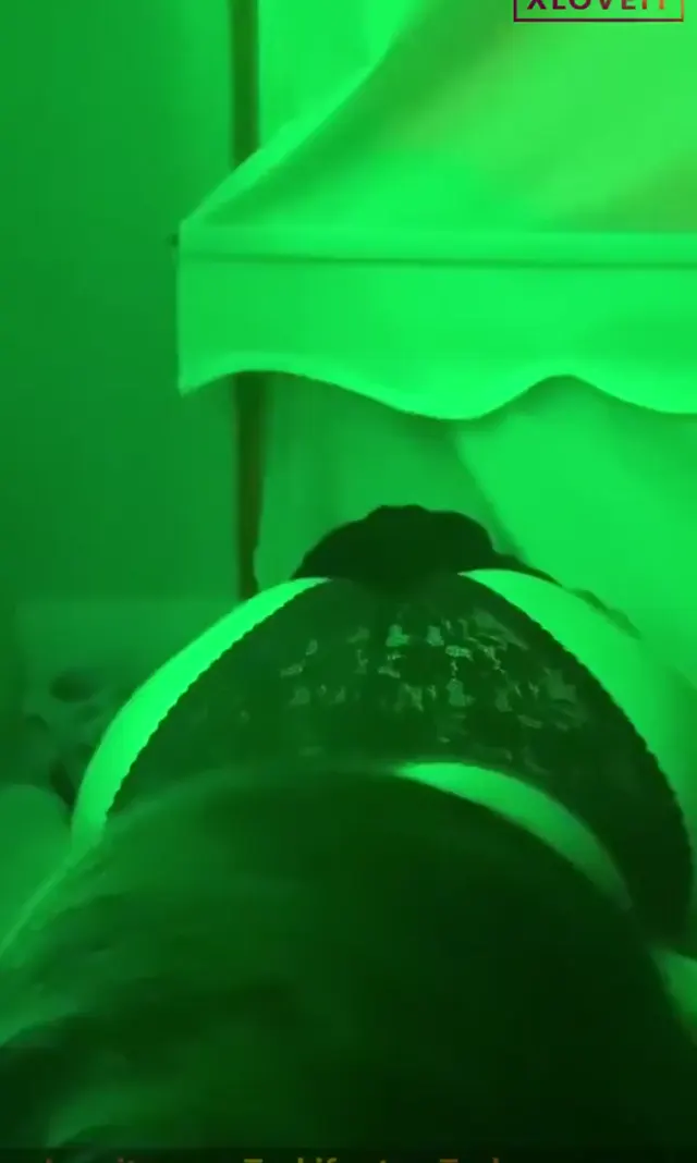 Ünili Sakso Merthub çıtır sevgilisine yalattı — Amatör Porno · sahne 1
