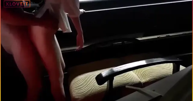 Uzatmış sekreteri ofiste sikiyor — Amatör Porno · sahne 1