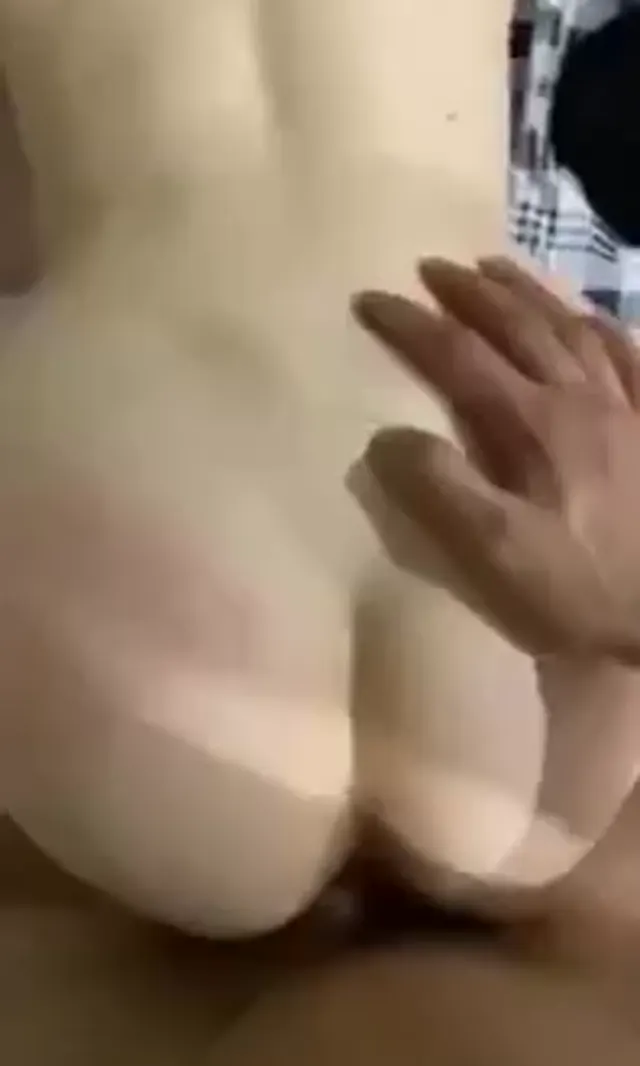 Uzun boylu güzel amcıklı hatunu zevkle sikti — Amatör Porno · sahne 1
