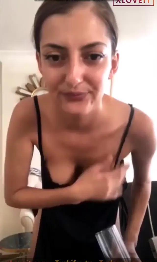 Winewoman ifşa Kafa güzel sexy dans etti — Winewoman — Canlı Yayınlar · sahne 2