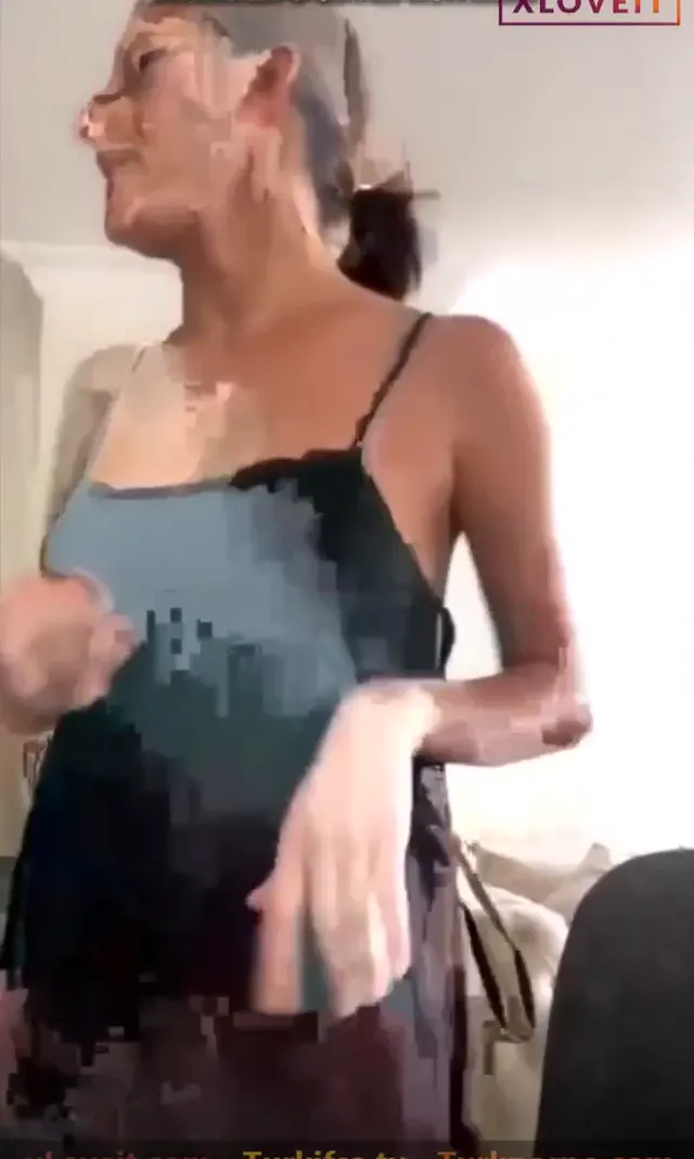 Winewoman ifşa Kafa güzel sexy dans etti — Winewoman — Canlı Yayınlar · sahne 3