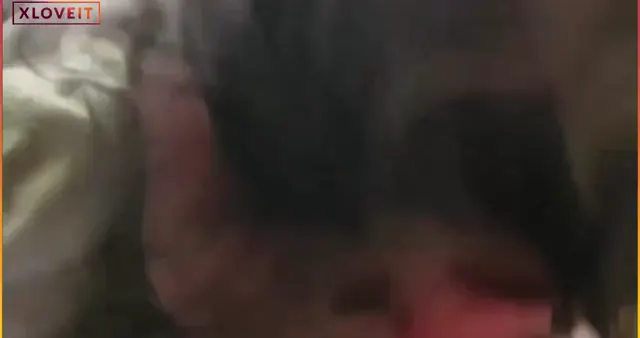 Yaramaz kız sakso gözlüklü — Amatör Porno · sahne 3