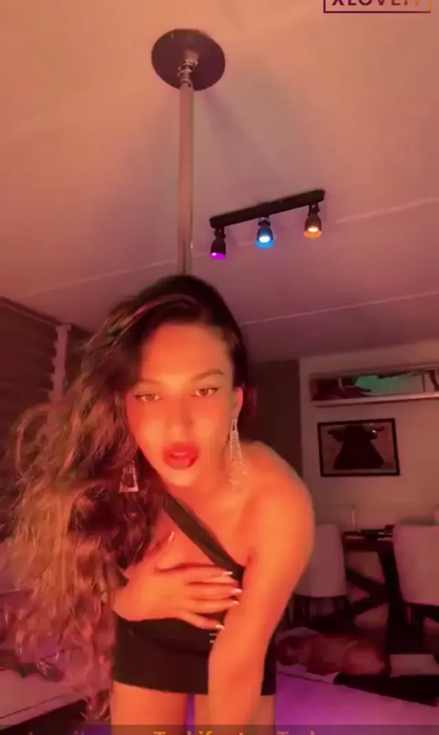Yazgülü — Yazgülü ifşa Sexy hatundan danslı yayın · sahne 1