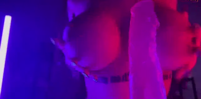 Yeahmur ifşa Senin yarrağına 31 çeker gibi sıvazladı — Yeahmur — Bedava Porno · sahne 3