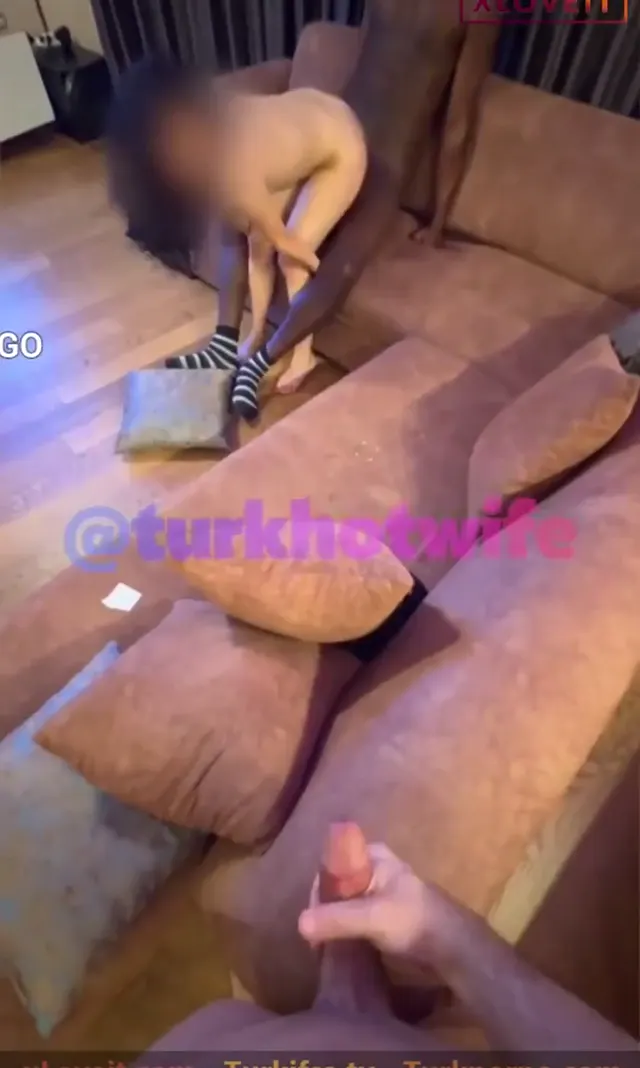 Zenci Porno Hotwife Ceyda Kocasının gözleri önünde Siyahiye sikildi — Hotwife Ceyda — Amatör Porno · sahne 2