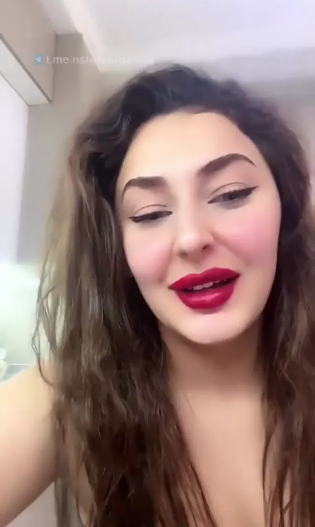 Zeynep ifşa Harika vücutlu hatundan 1 saatlik yayın — Tango Zeynep — Canlı Yayınlar · sahne 1
