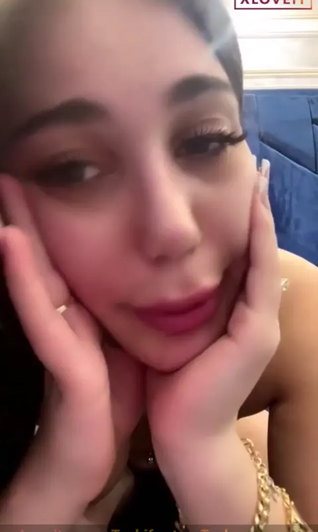 Zeynep ifşa HD Amcık ovalama videosu — Tango Zeynep — Canlı Yayınlar · sahne 2