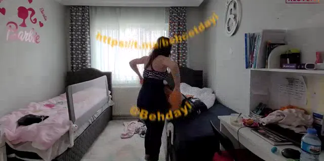 Zeynep Tümbek ifşa Katıl Youtube Part 13 seyret — Zeynep Tümbek — Bedava Porno · sahne 1