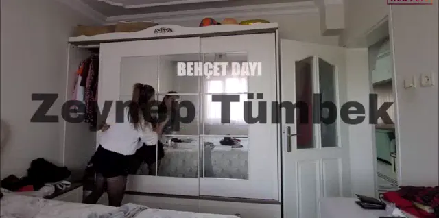 Zeynep Tümbek ifşa Katıl Youtube Part 82 seyret — Zeynep Tümbek — Bedava Porno · sahne 2