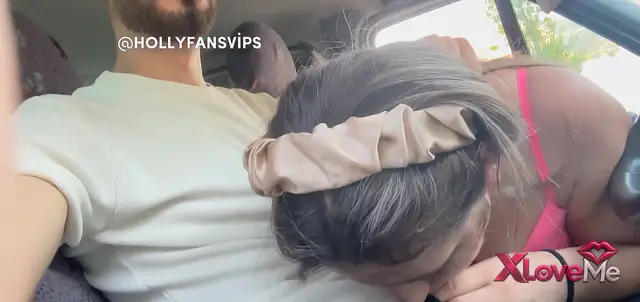 Arabada Sakso Solidfuckertr koca götlü kızın ağzına verdi