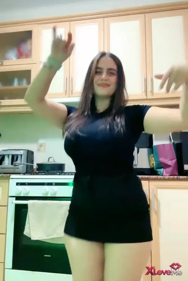 Canlı Yayınlar — Ayşe Elbi ifşa Milf hatunun yayın videosunu seyret — Ayşe Elbi