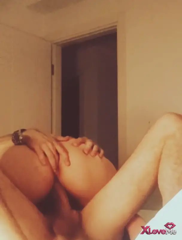 Bedava Porno — Bedava Porno Milf hatunu kucakta doyurdu