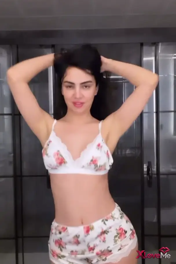 Telegram ifşa — Ece Ronay ifşa Fenomen milf hatundan videolar