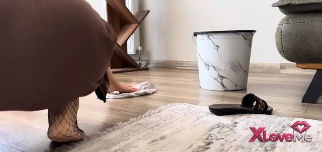 Fatma ile her telden ifşa kova suyla yerleri sildi — Fatma ile Her Telden