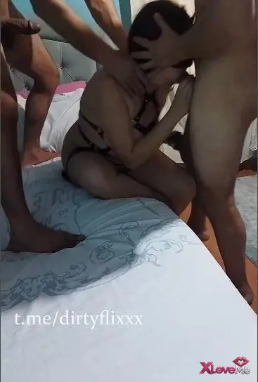 Grup Porno — Grup Porno Balporsugu34 2 kişiye sakso çekip sikildi — Balporsugu34