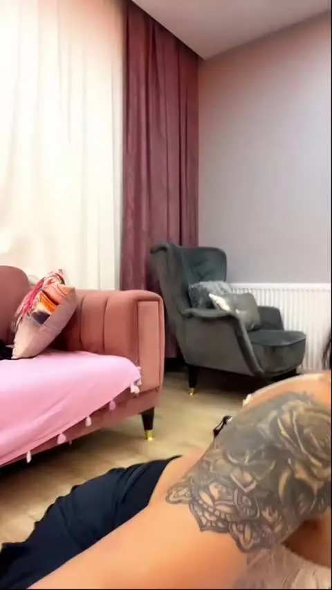 Lili ( Kızılşeytan) Ve Angel Normal+Pre — Lili Ve Angel