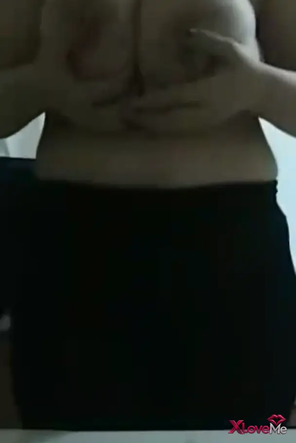 Reklamsız Porno — Olgun ifşa Yeşim kocaman memelerini avuçladı