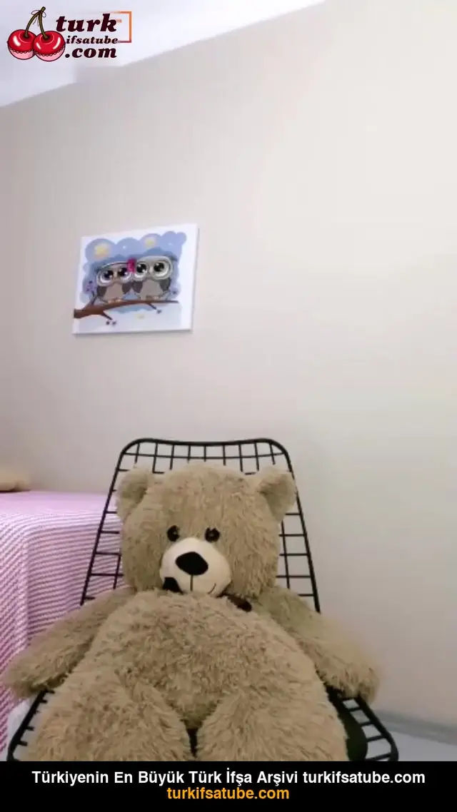 Saksozunu Kirmizi Jartiyerle Domaldim