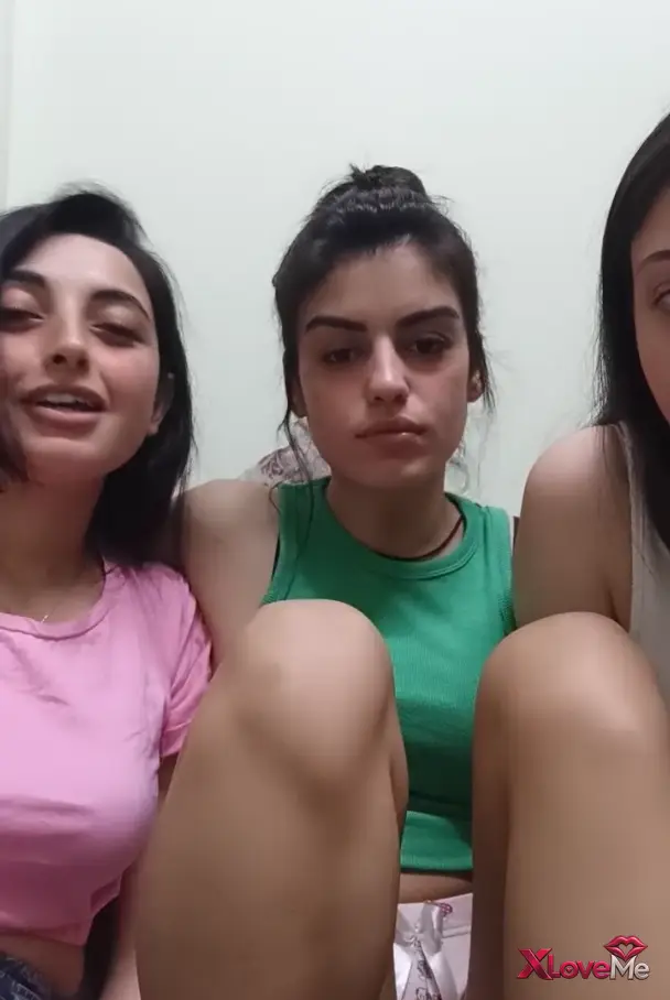 Canlı Yayınlar — Sude Ece Buse ifşa Üç kızın canlı yayınını seyret