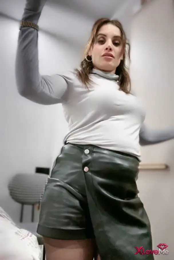 Canlı Yayınlar — Tango Arzu ifşa Dışardan gelip izleyenler için soyundu — Tango Arzu
