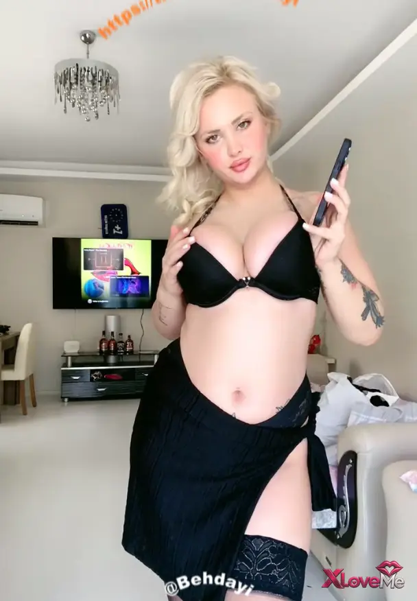 Reklamsız Porno — Tango Hermes ifşa Sarışın kaşardan yayın seyret — Tango Hermes
