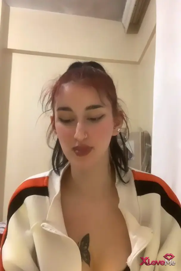 Tango Lena ifşa Kepçe kulaklı kızdan yayın — Tango Lena